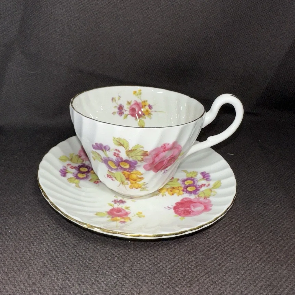 Vintage English Bone China Tea Cup Saucer Pink Rose Fluted‎ Cottagecore Teacup